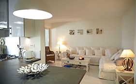 Cassis Center